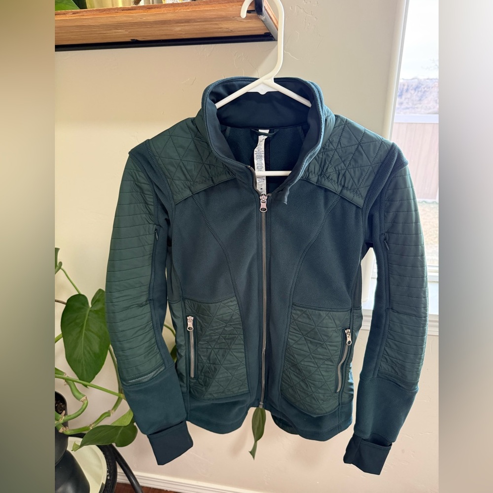 Lululemon 2-way Jacket - Removable hood - Picture 5 of 6